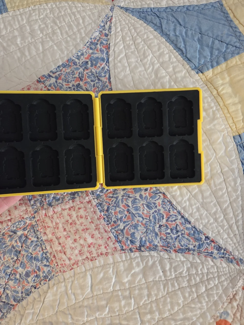 12 Slot Mario Bros Question Box Themed Game Case for Nintendo Switch Game Cards